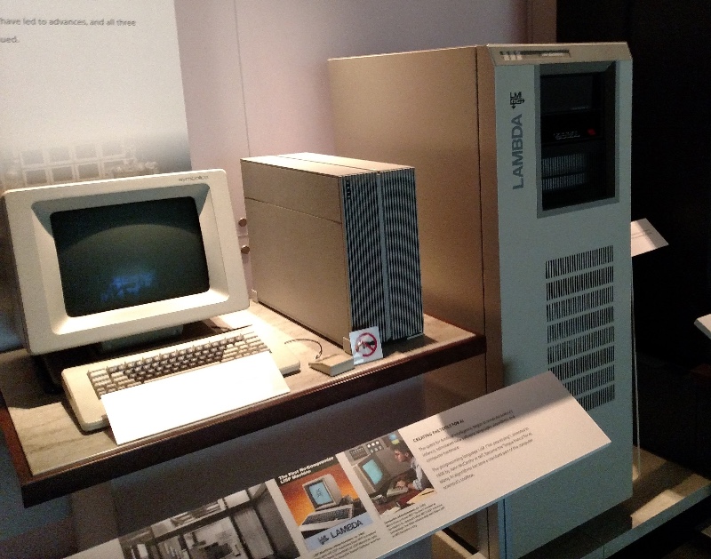 Symbolics 3620 (left) and LMI Lambda Lisp machines